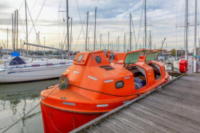 PolarStern - unique boatstay!